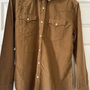 Levi’s Barstow” Corduroy Western Shirt in Large. Made in India.